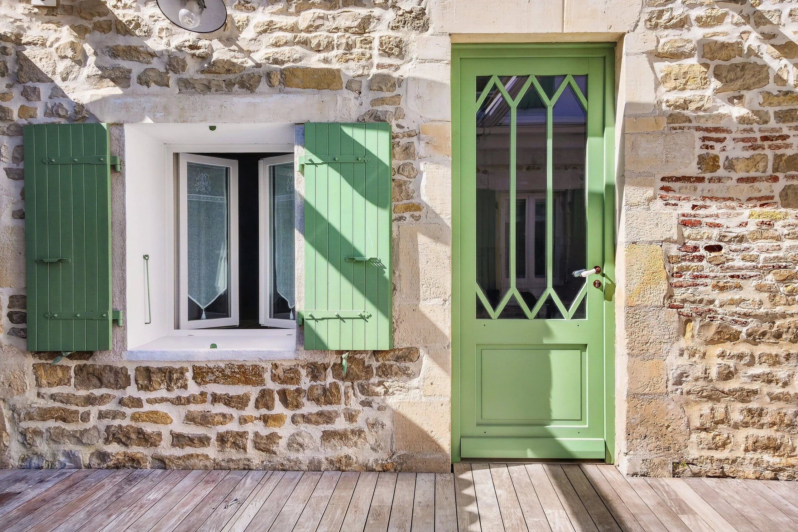 LA FLOTTE EN RÉ – UNE ADRESSE CONFIDENTIELLE À DEUX PAS DU PORT