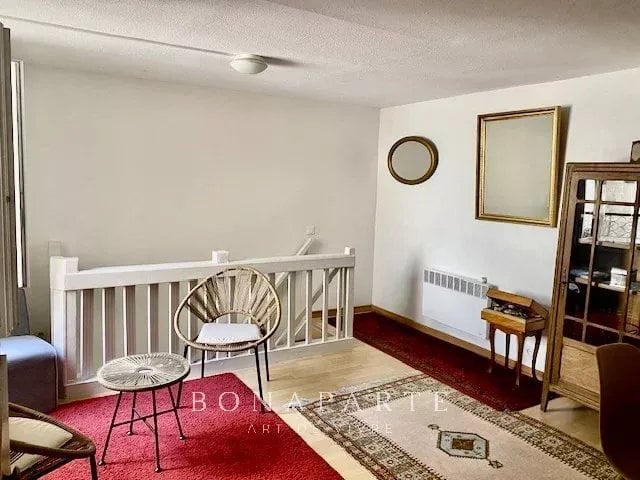 LA ROCHELLE – CENTRE HISTORIQUE – MAISON DE VILLE DE CARACTÈRE AVEC POTENTIEL